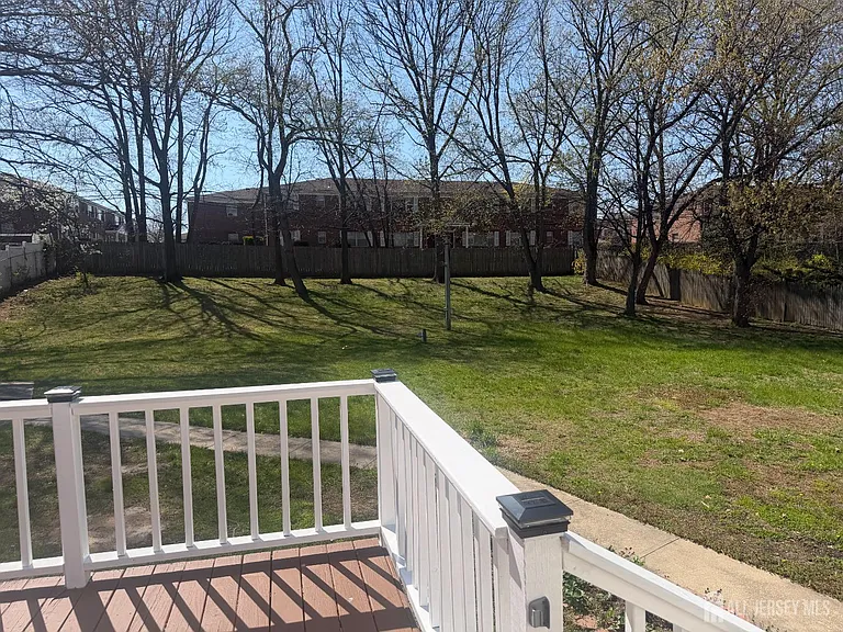 13 Oakwood Dr — Photo 43