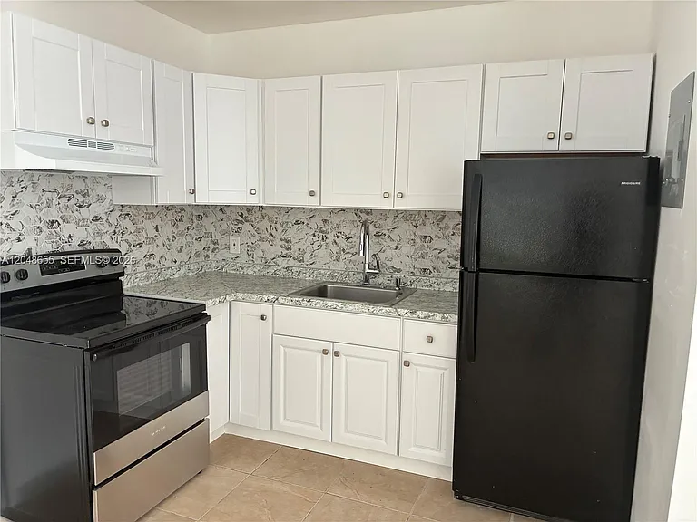 7929 Abbott Ave — Photo 8