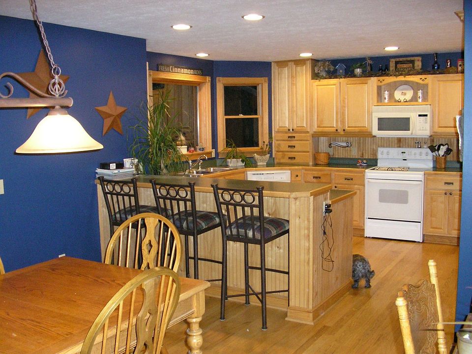 2nd image of 859 Mills Rd