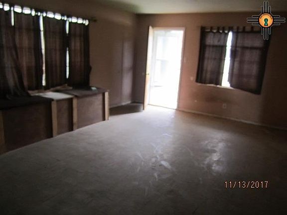 5th image of 105 E 17th Ln