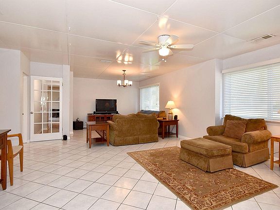 4th image of 16W639 Crest Ave