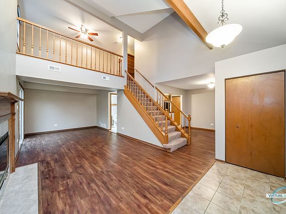 4th image of 15730 Chesterfield Ln