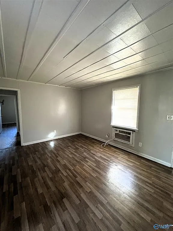 Broyles Avenue - 4100 - Unit 3 - 1 — Photo 3