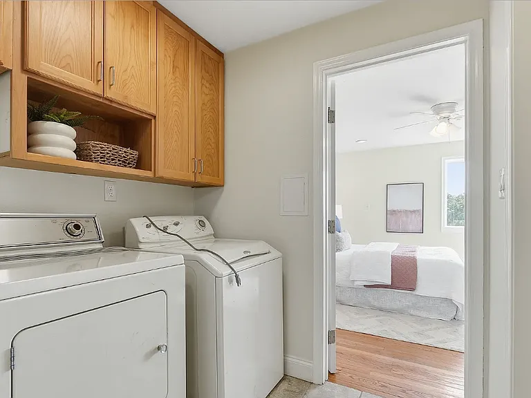 131 NW 11th Ave — Photo 15