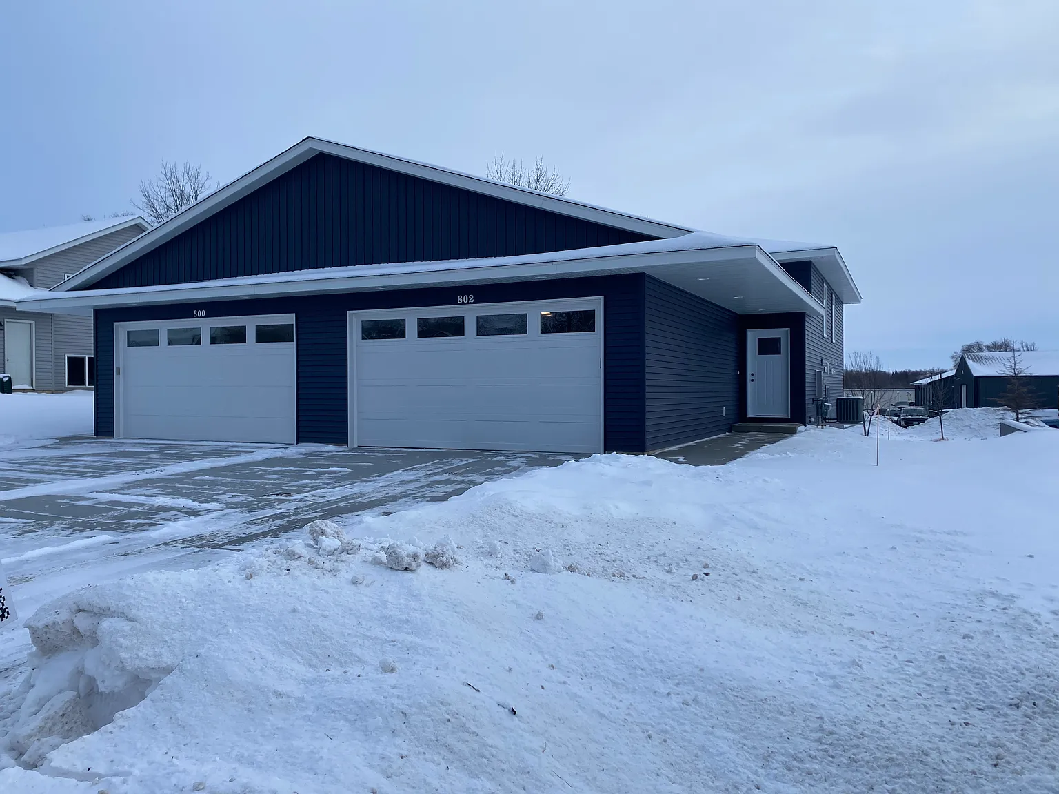 3 bed, 2000 sqft, $1,900 — Photo 1