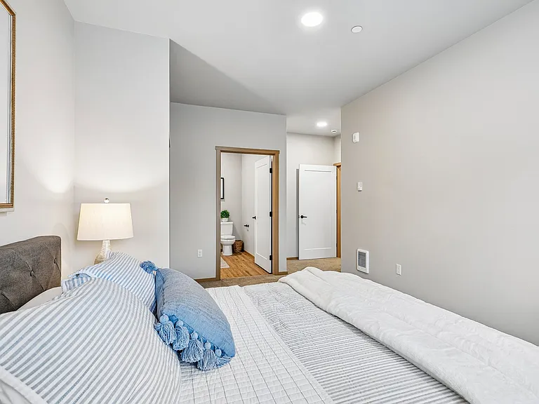 Whitney Lane Apartments — Photo 36