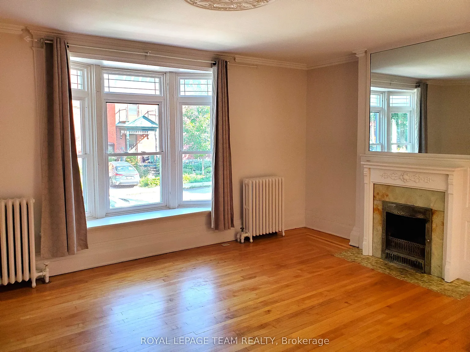 2 bed, $2,600 — Photo 4