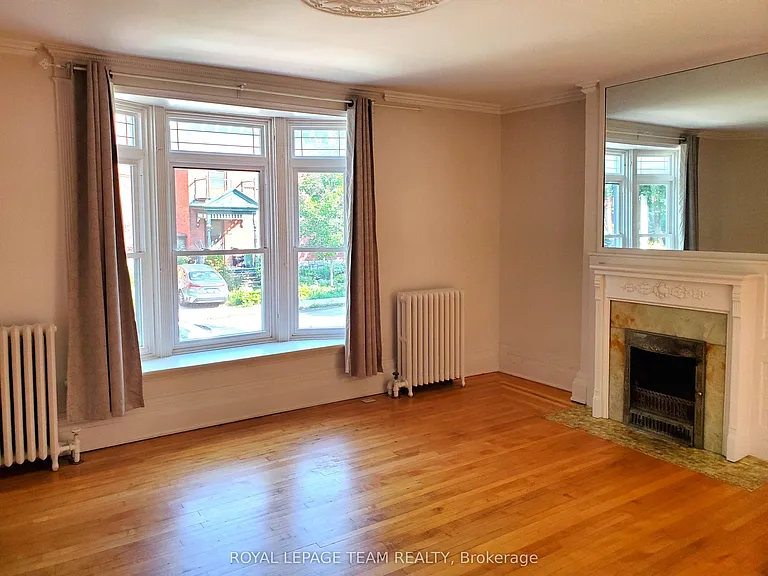 540 Gilmour St #1 — Photo 4