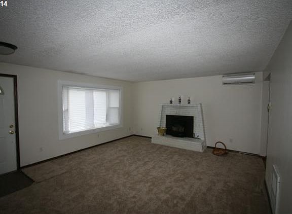 4th image of 2218 NE 102nd Ave