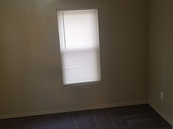 4th image of 5117 W Caven St