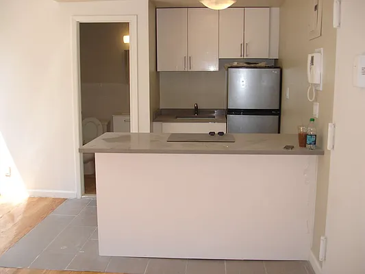 Rented by Bahar Management | media 27