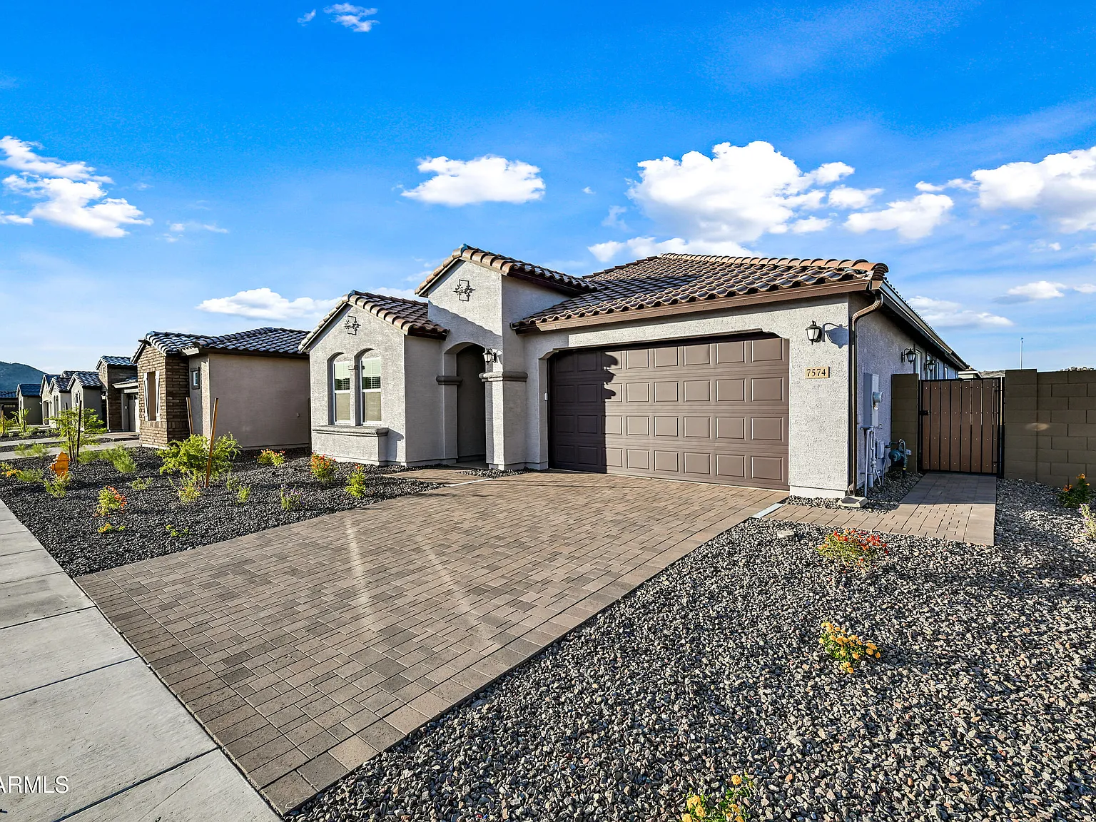 4 bed, 3.0 bath, 2524 sqft, $2,999 — Photo 2