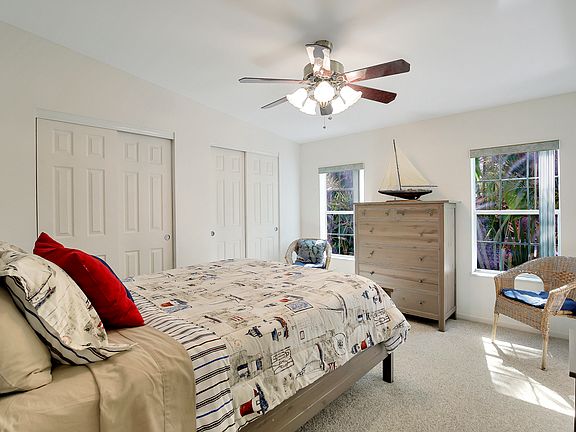 3rd image of 3908 Plumosa Dr