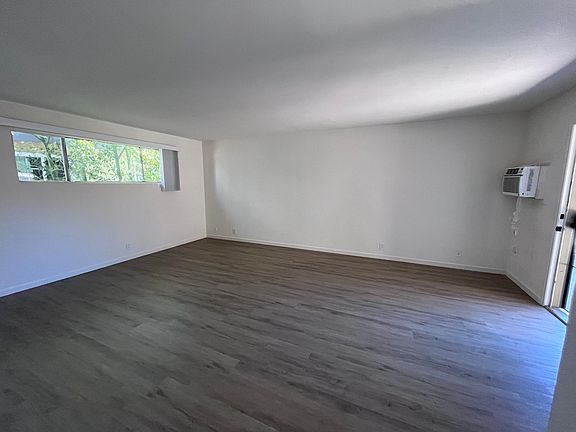 5th image of 1818 Grismer Ave #U