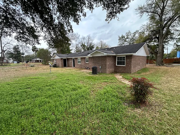 509 Park Ln — Photo 11