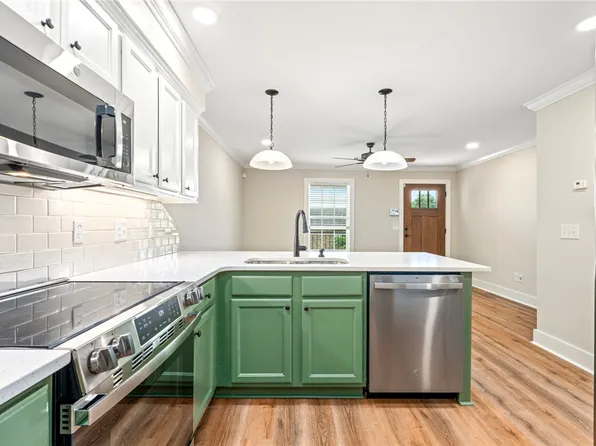 327 N Ross St #231, Auburn, AL 36830