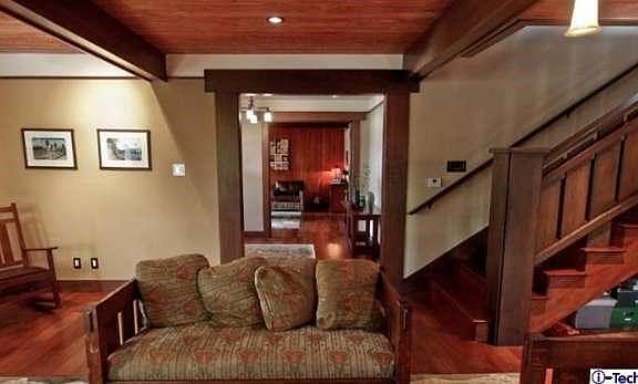 3rd image of 898 Linda Vista Ave