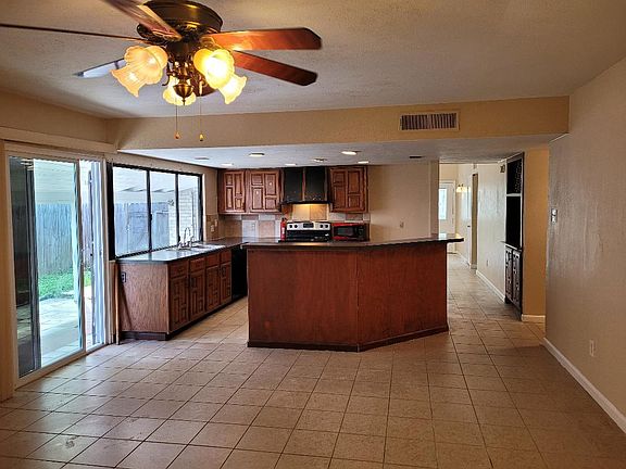 5th image of 15510 Empanada Dr