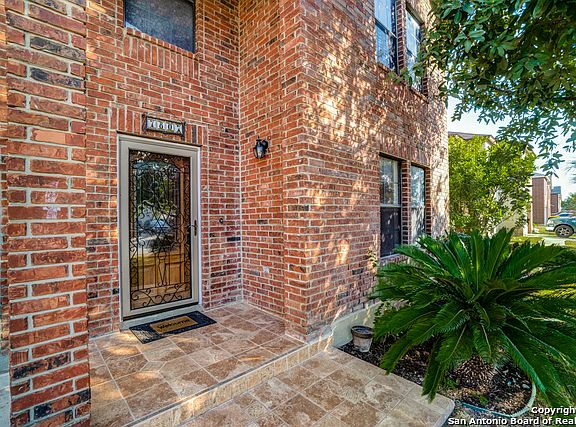 3rd image of 7807 Coral Elm Dr