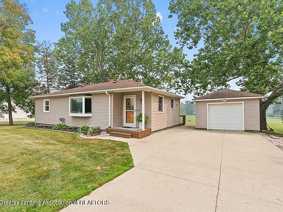 3rd image of 205 W Herbison Dr