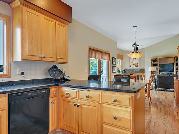4th image of 1609 Grizzly Ln