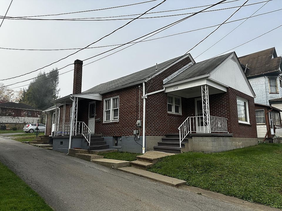 1st image of 1233 Otter St