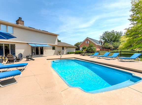 2nd image of 3015 Thornwood Ln