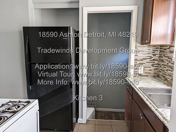 4th image of 18590 Ashton Ave