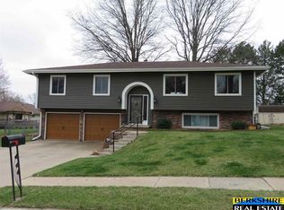 803 Galway Cir, Papillion, NE 68046
