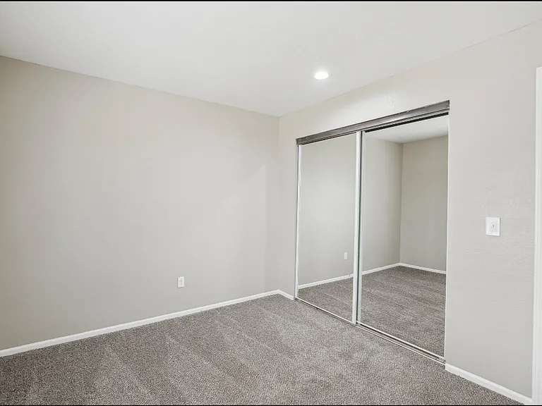 Hidden Hills Apartments — Photo 6