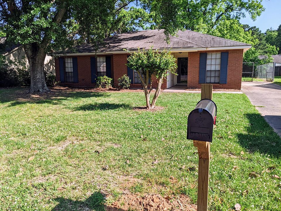 1st image of 957 N Burbank Dr