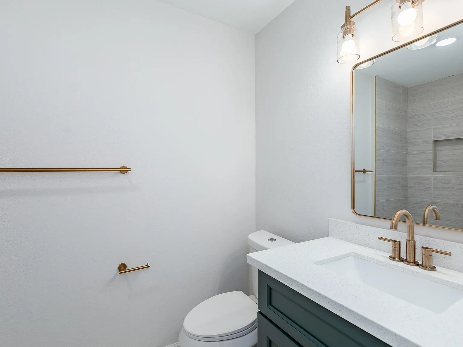 3 bed, 4.0 bath, 1540 sqft, $1,950 — Photo 4