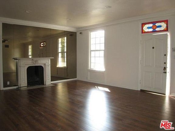 3rd image of 6207 San Vicente Blvd