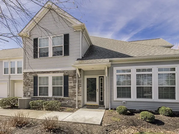 334 W Legend Ct #B, Highland Heights, OH 44143
