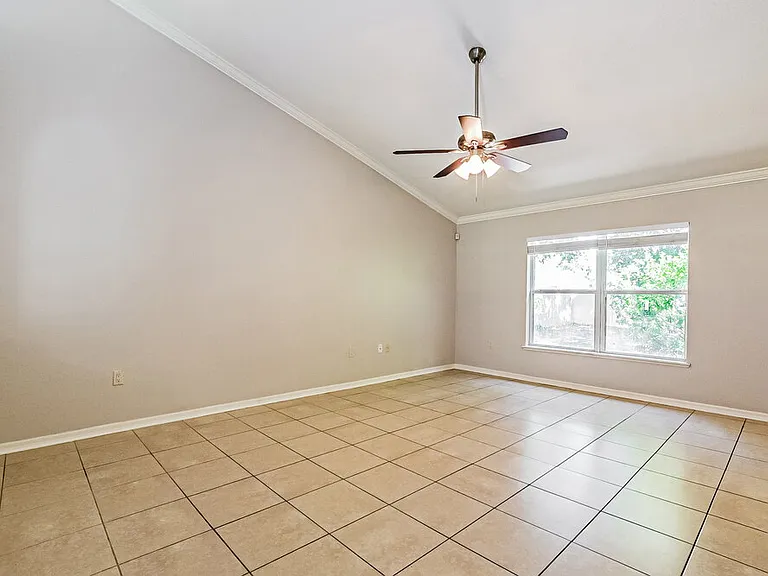 801 Clear Brook Ct — Photo 8