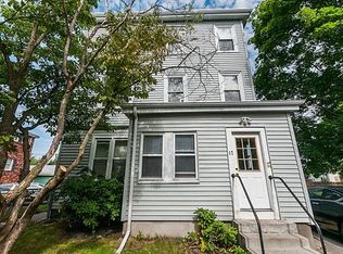 17 Yuill Cir, Hyde Park, MA 02136