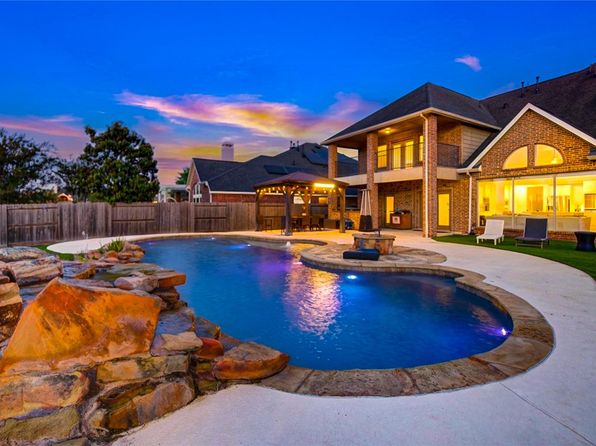 27706 Walsh Crossing Dr, Katy, TX 77494
