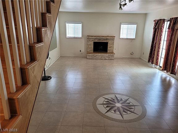 2nd image of 4998 Schumann Dr