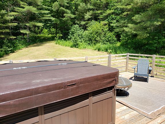 Master Bed deck with hot tub