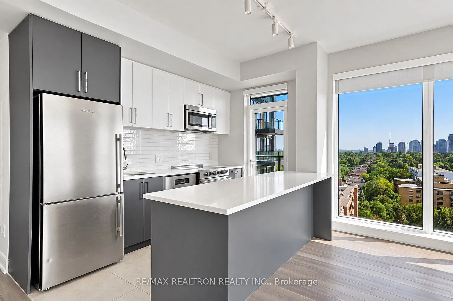 3 bed, $4,995 — Photo 4