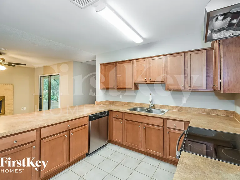 798 Gilda Dr — Photo 7
