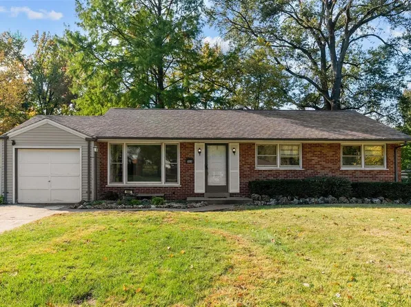 944 Buckeye Dr, Saint Louis, MO 63135