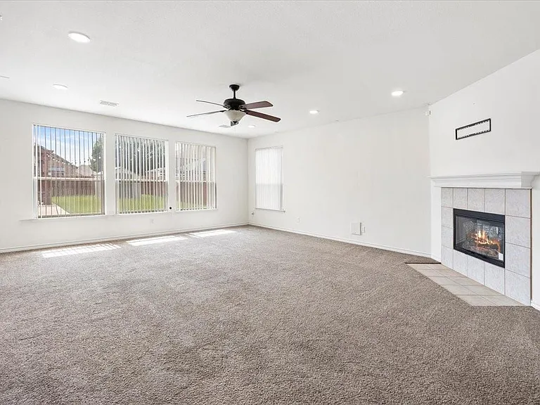 7704 Labrador Dr — Photo 34