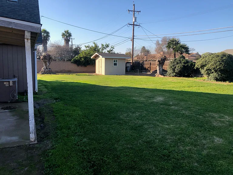 5675 E Jensen Ave — Photo 6