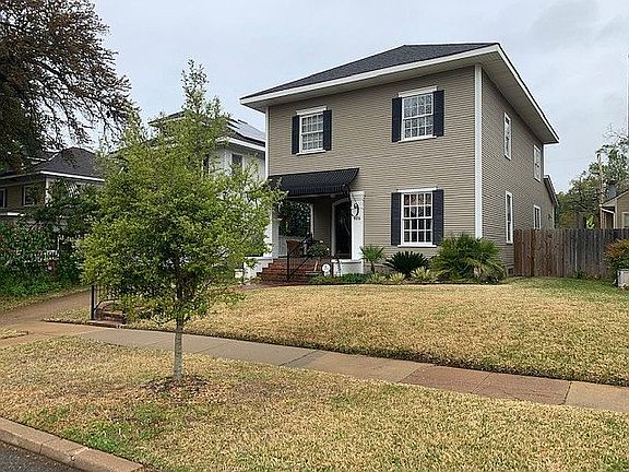 2nd image of 906 Kirby Pl