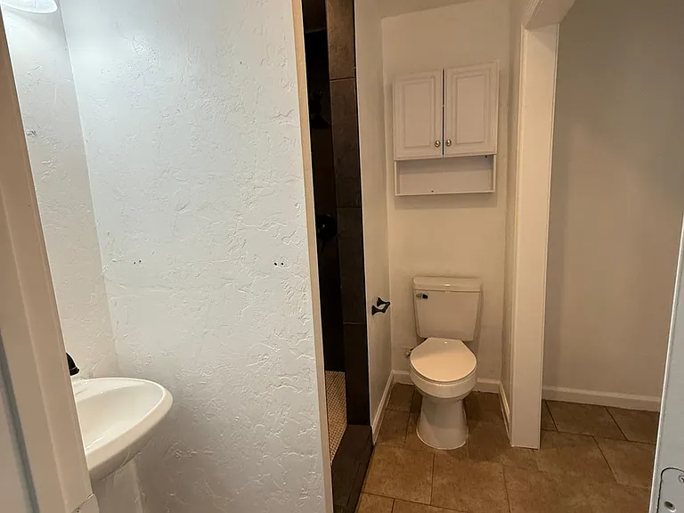 1803 NW Hoover Ave — Photo 14