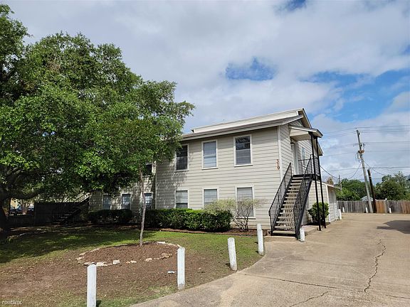 2nd image of 319 Manuel Dr APT B