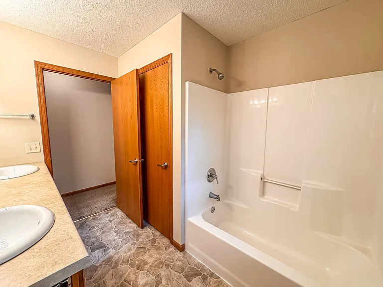 1582B Gunston Dr — Photo 14