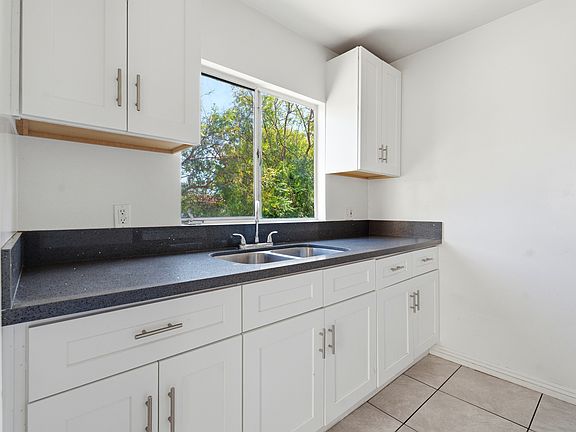 2nd image of 1475 S Wooster St APT 4