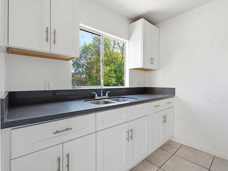 1475 S Wooster St #4 — Photo 1